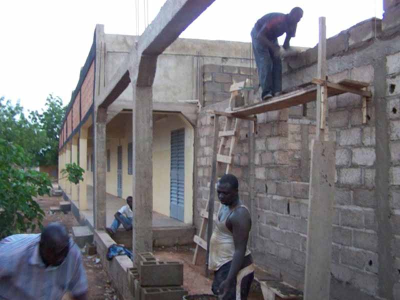 Bau der Schule in Wapassi.jpg